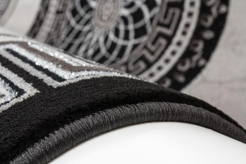 Image of AREA RUG- 022 - 5'3" X 7'6"