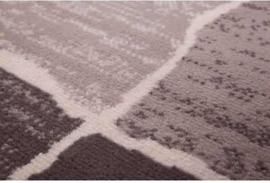 AREA RUG - 157 - 5'3" X 7'6"