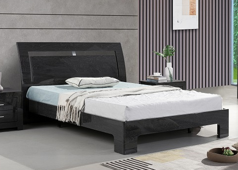 Image of Roxy 8 Pc Platform Bedroom Set in Glossy Grey