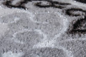 AREA RUG - 007 - 4' X 5'6