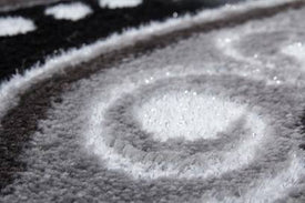 AREA RUG - 011 - 4' X 5'6