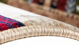 AREA RUG - 060 -4' X 5'6