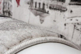 AREA RUG - 212 - 4' X 5'6