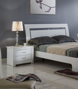 White Nelly Nightstand