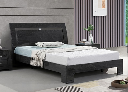 Roxy 8 Pc Platform Bedroom Set in Glossy Grey