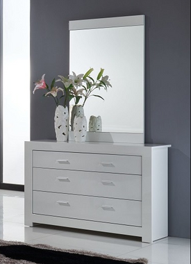 Roxy 8 Pc Platform Bedroom Set in White